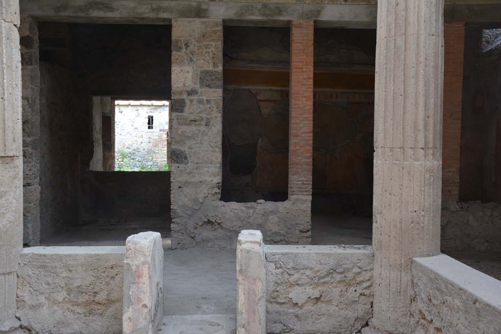 I.8.17 Pompeii. March 2019. Room 3, atrium, looking east across impluvium towards doorway to room 10 and tablinum 9.   
Foto Annette Haug, ERC Grant 681269 DÉCOR.
