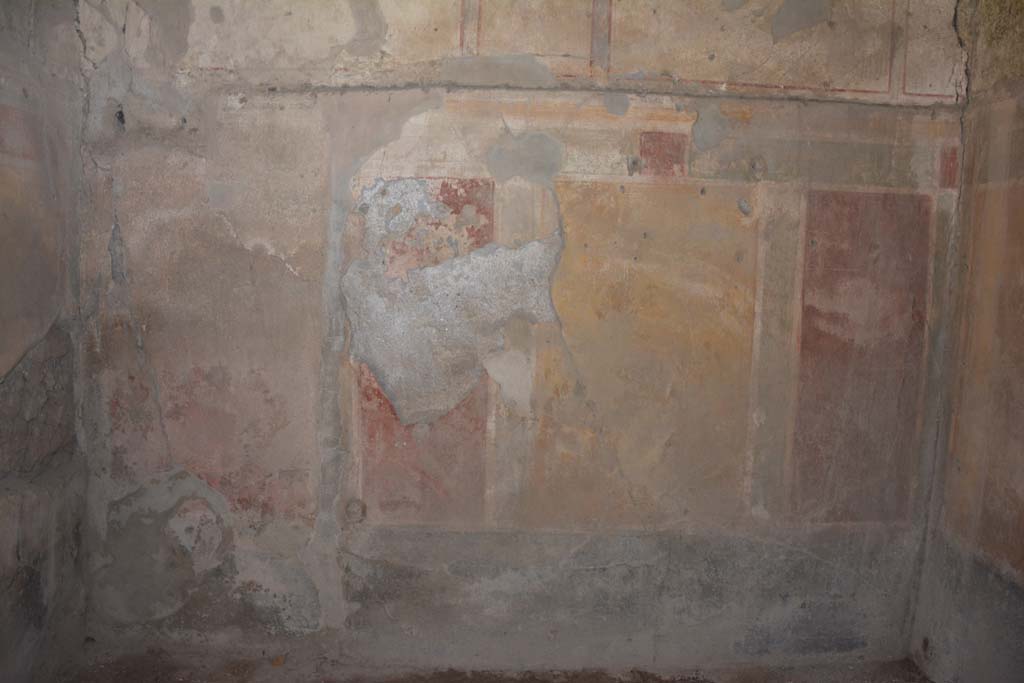 I.8.17 Pompeii. March 2019. Room 4, lower south wall.
Foto Annette Haug, ERC Grant 681269 DÉCOR.
