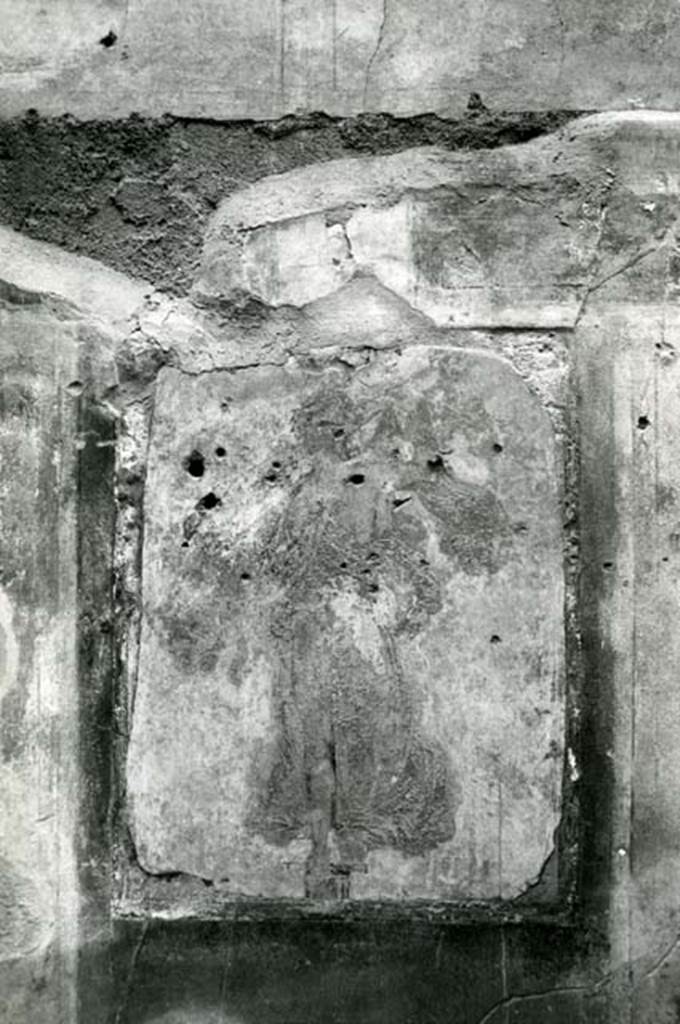 I.8.17 Pompeii. 1975. Room 4. Casa dei Quattro Stili, room right S of entrance, back W wall.  
Painting of Maenad on a pedestal with a thyrsus in her right hand. Photo courtesy of Anne Laidlaw.
American Academy in Rome, Photographic Archive. Laidlaw collection _P_75_2_23. 


