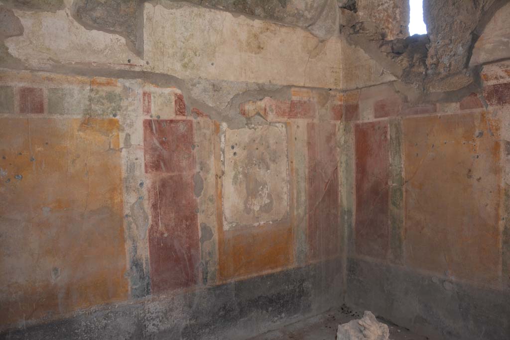 I.8.17 Pompeii. October 2019. Room 4, looking towards west wall, north-west corner and north wall.
Foto Annette Haug, ERC Grant 681269 DÉCOR.

