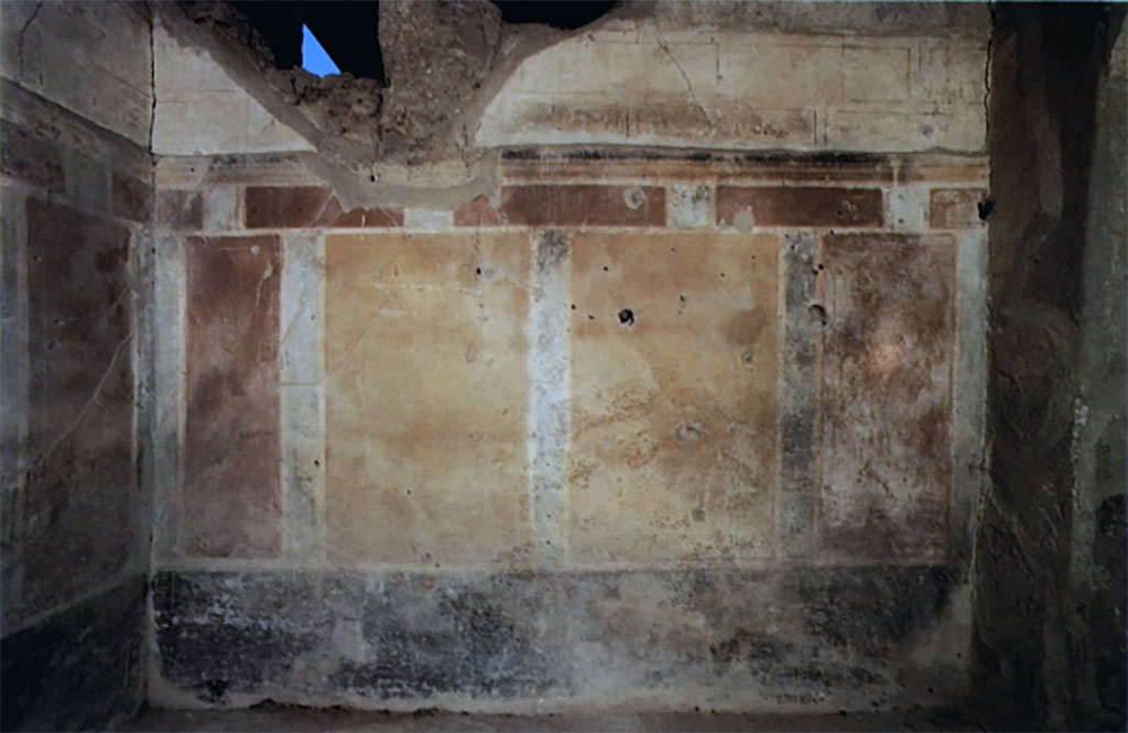I.8.17 Pompeii. 1989. Room 4. Casa dei Quattro Stili, room right S of entrance, right N wall.