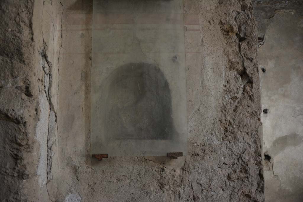 I.8.17 Pompeii. March 2019. Room 3, niche lararium in south-east corner of atrium 3. 
Foto Annette Haug, ERC Grant 681269 DÉCOR.
