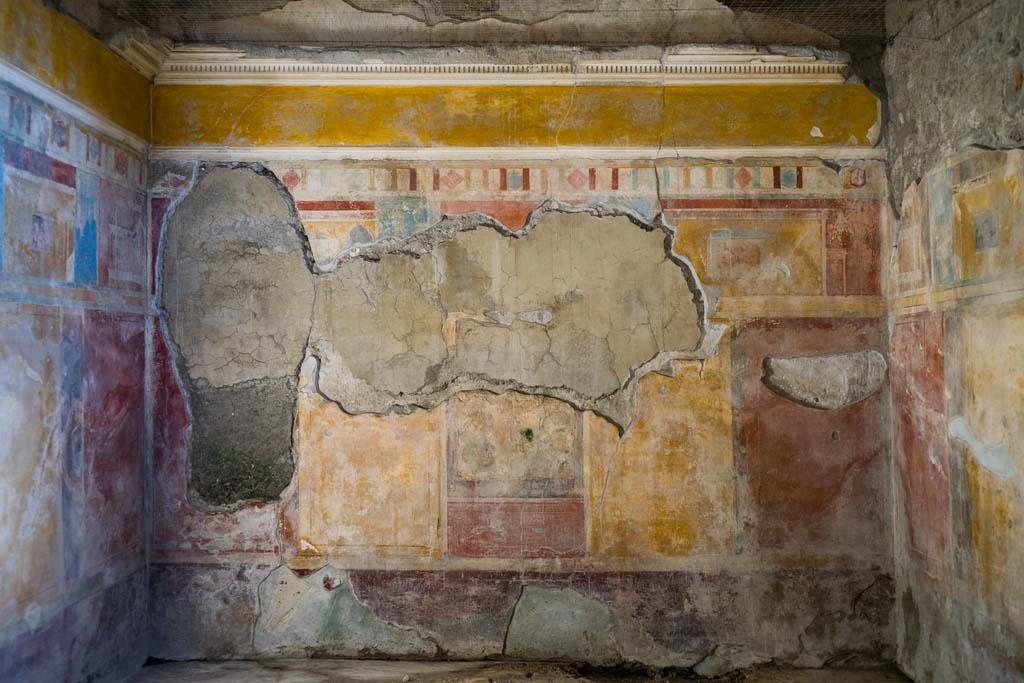 I.8.17 Pompeii. December 2021. Room 9, looking east into tablinum. Photo courtesy of Johannes Eber.
