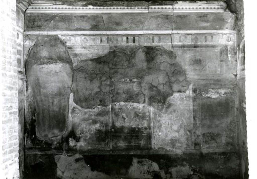 I.8.17 Pompeii. 1968. Room 9. Casa dei Quattro Stili, pillared oecus, back E wall.  Photo courtesy of Anne Laidlaw.
American Academy in Rome, Photographic Archive. Laidlaw collection _P_68_3_18.
