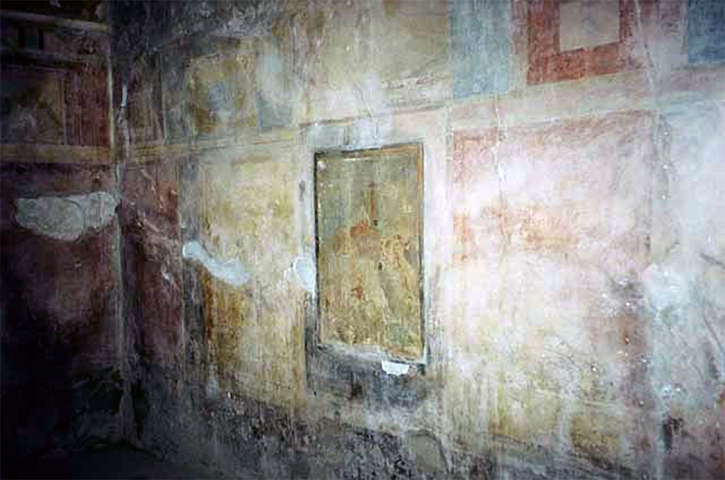 I.8.17 Pompeii. June 2010. Room 9, south wall. Photo courtesy of Rick Bauer.