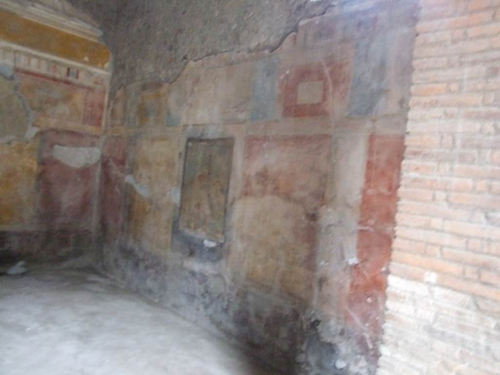 I.8.17 Pompeii. December 2007. Room 9, south wall.