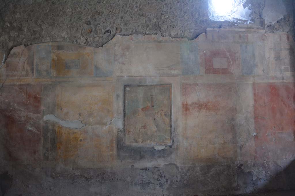 I.8.17 Pompeii. March 2019. Room 9, looking towards south wall of tablinum.
Foto Annette Haug, ERC Grant 681269 DÉCOR.
