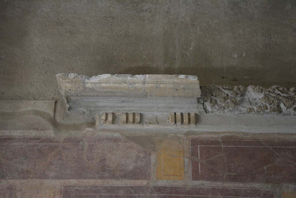 I.8.17 Pompeii. March 2019. Room 12, upper west wall above window, detail of stucco cornice.
Foto Annette Haug, ERC Grant 681269 DÉCOR.
