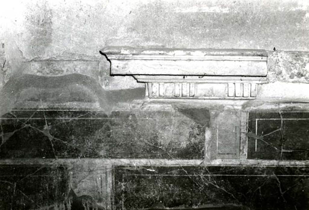 I.8.17 Pompeii. 1968. Room 12. Casa dei Quattro Stili, NE of atrium, W wall, upper zone with window. Photo courtesy of Anne Laidlaw.
American Academy in Rome, Photographic Archive. Laidlaw collection _P_68_14_21 
