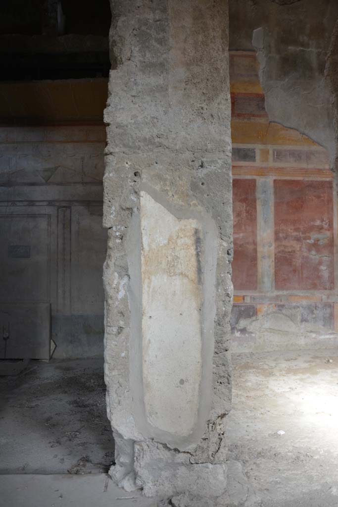I.8.17 Pompeii. March 2019. 
Room 14, on left, detail of pilaster in north wall of atrium 3, with room 13, on right.
Foto Annette Haug, ERC Grant 681269 DÉCOR.
