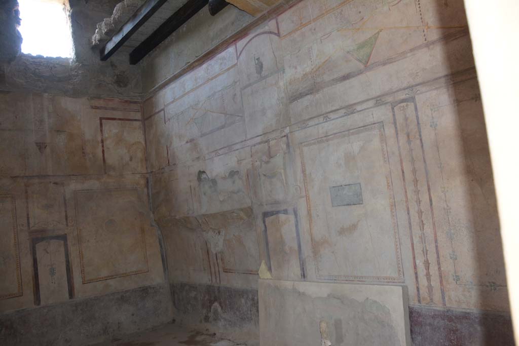 I.8.17 Pompeii. October 2019. Room 14, looking west along north wall. 
Foto Annette Haug, ERC Grant 681269 DÉCOR.
