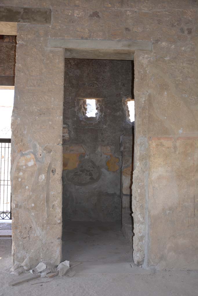 I.8.17 Pompeii. October 2019. Doorway to room 15 on north side of entrance corridor.
Foto Annette Haug, ERC Grant 681269 DÉCOR.
