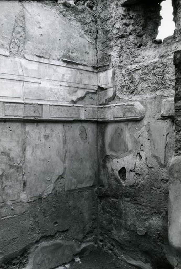 I.8.17 Pompeii. 1975. Room 15. Casa dei Quattro Stili, cubiculum left N of entrance, antechambers, SW corner.  Photo courtesy of Anne Laidlaw.
American Academy in Rome, Photographic Archive. Laidlaw collection _P_75_2_4. 


