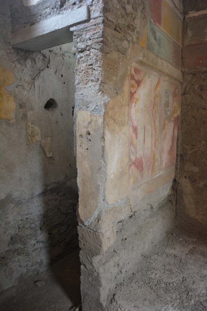 I.8.17 Pompeii. March 2019. 
Room 15, north-west corner, doorway to closet, on left, and alcove, on right. 
Foto Annette Haug, ERC Grant 681269 DÉCOR.
