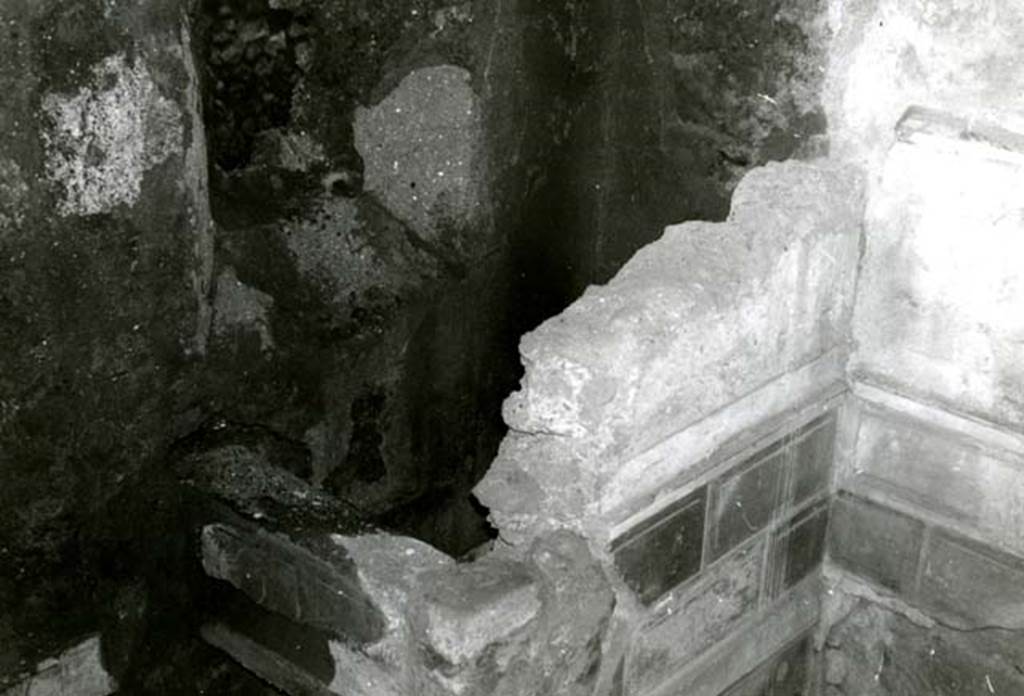 I.8.17 Pompeii. 1968. Room 15. Casa dei Quattro Stili, NW of atrium, closet in the NW corner.  
Photo courtesy of Anne Laidlaw.
American Academy in Rome, Photographic Archive. Laidlaw collection _P_68_14_30.
