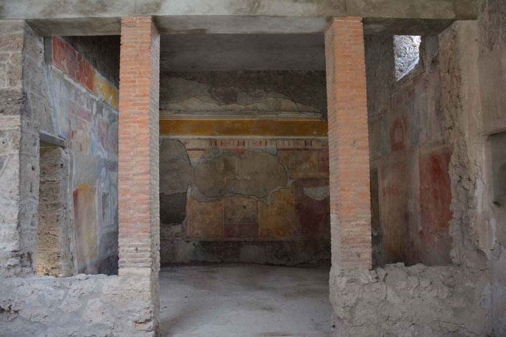 I.8.17 Pompeii. March 2019. Room 9, looking east from atrium 3.
Foto Annette Haug, ERC Grant 681269 DÉCOR.
