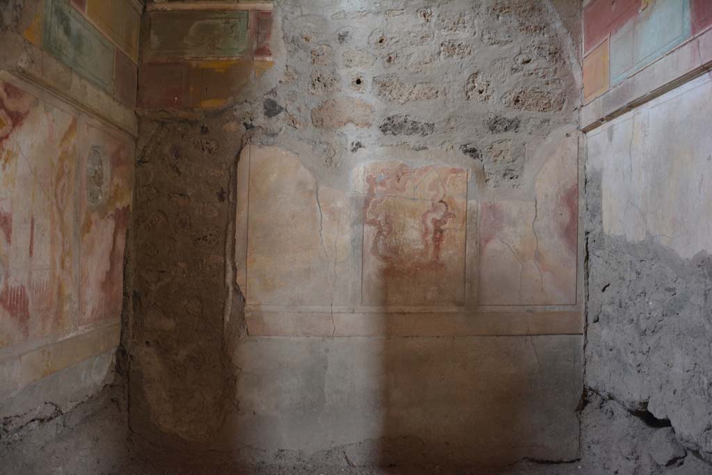 I.8.17 Pompeii. March 2019. Room 15, looking north in alcove. 
Foto Annette Haug, ERC Grant 681269 DÉCOR.

