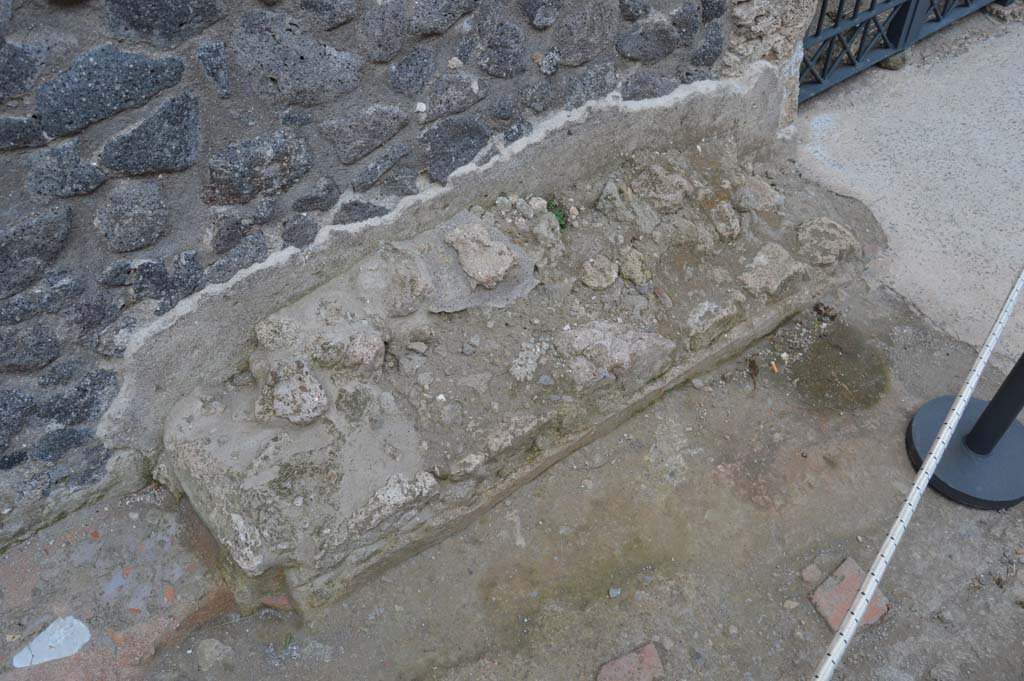 I.8.17 Pompeii. March 2019. Detail of bench outside of entrance doorway.
Foto Taylor Lauritsen, ERC Grant 681269 DÉCOR.
