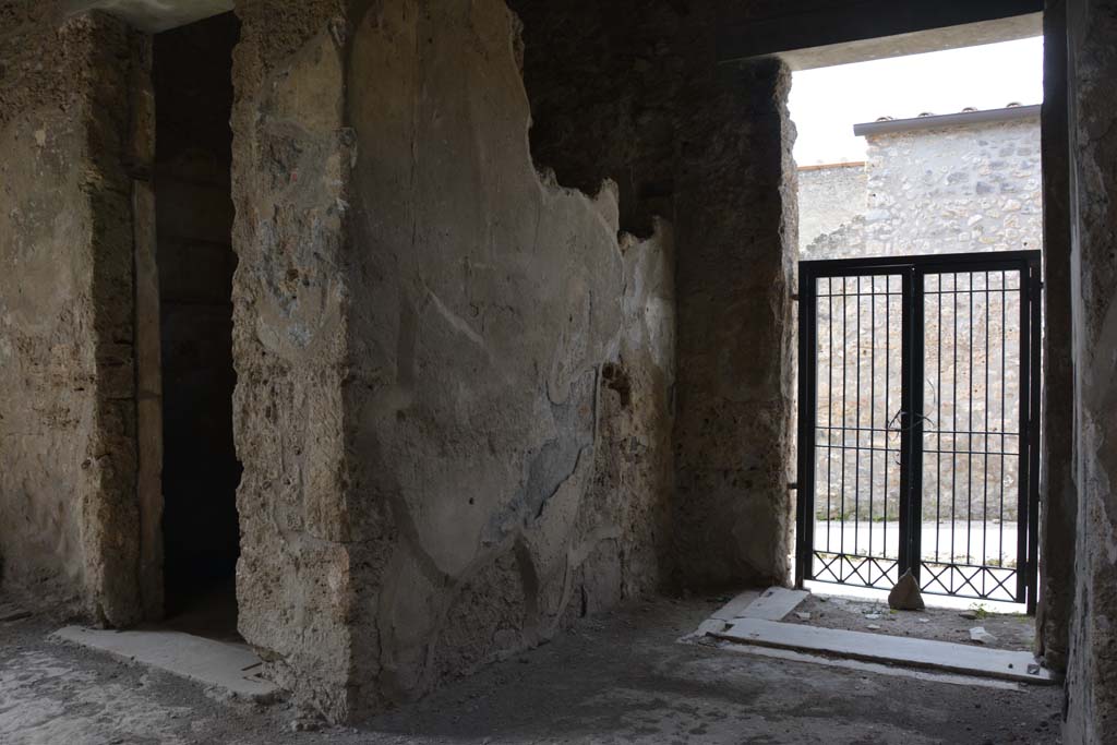 I.8.17 Pompeii. March 2019. Looking towards south wall of vestibule 2.  
Foto Annette Haug, ERC Grant 681269 DÉCOR.

