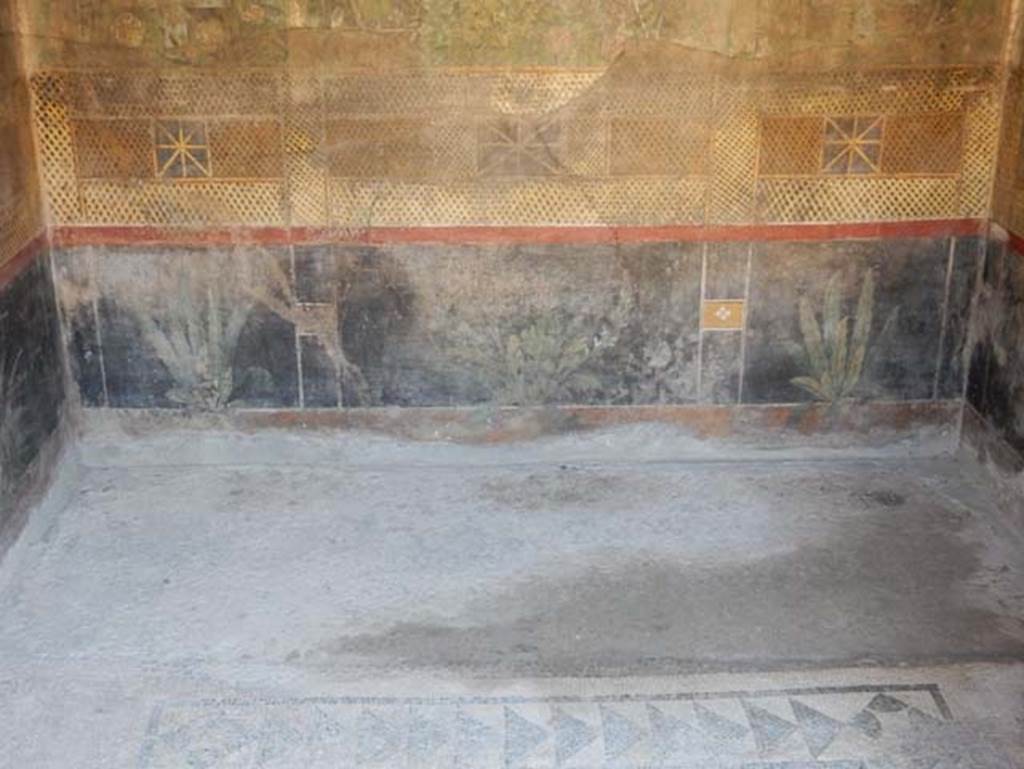 I.9.5 Pompeii. March 2009. Room 5.  Cubiculum. East wall lower part.