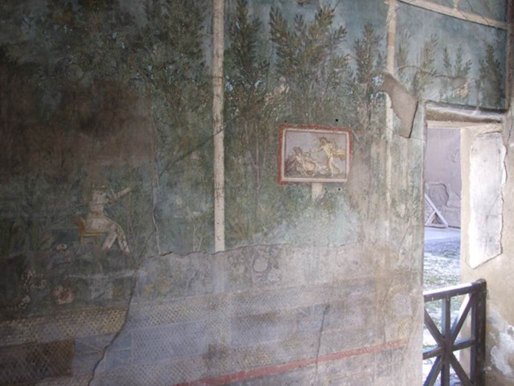 I.9.5 Pompeii. July 2021. Room 5, south wall with painting of Ariadne and Dionysus.
Photo courtesy of Davide Peluso.

