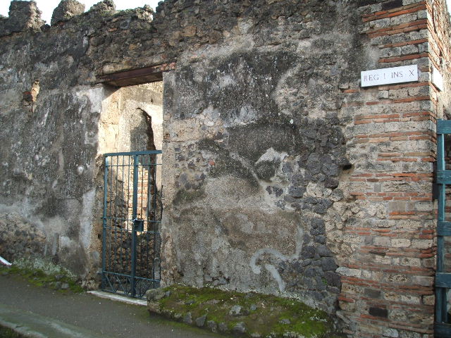 I.10.8 Pompeii.  March 2009.  Entrance.