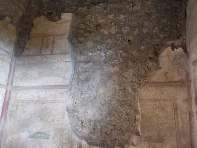 I.10.11 Pompeii. March 2009. Room 7, painting of sphinx from west end of south wall of cubiculum. See Bragantini, de Vos, Badoni, 1981. Pitture e Pavimenti di Pompei, Parte 1. Rome: ICCD.  (p.143).
