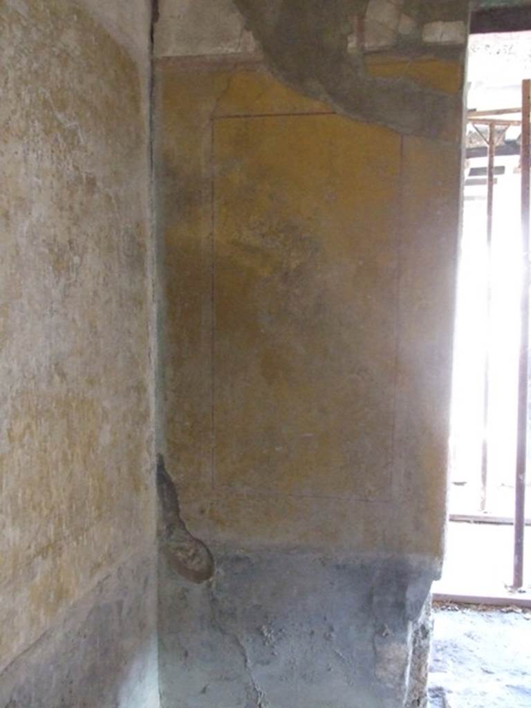 I.10.11 Pompeii. March 2009. Room 8, east wall of triclinium with large doorway looking onto peristyle.