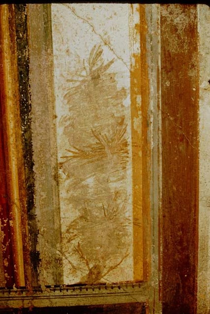 I.11.6 Pompeii. March 2009. Room 6, south wall of garden area with remains of garden painting, and niche.