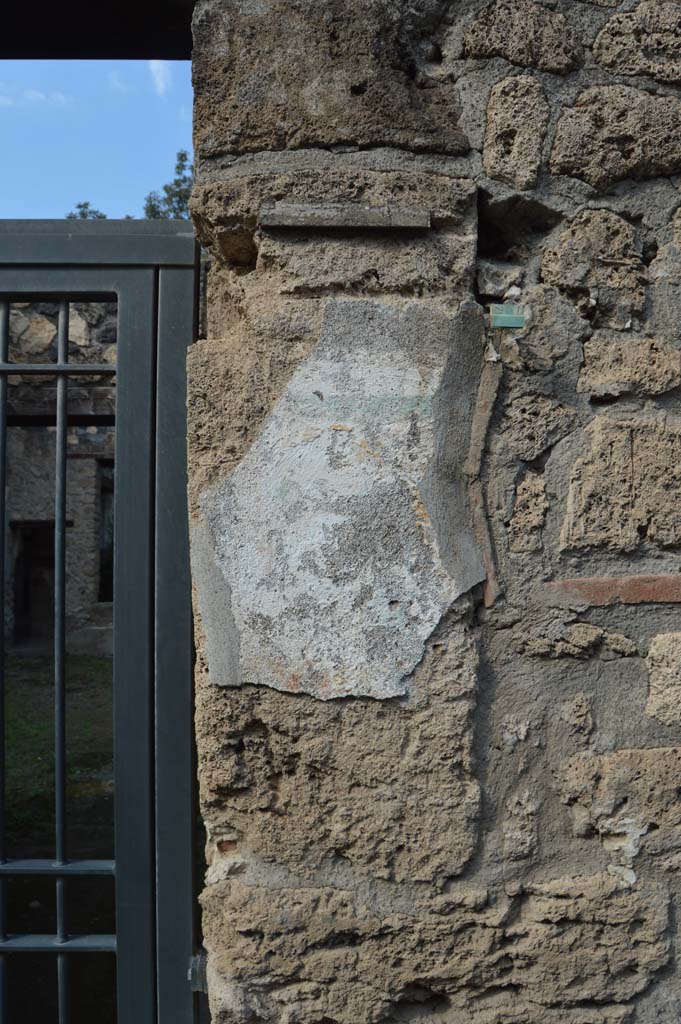 I.12.11 Pompeii. October 2018.
Pilaster on east of entrance doorway, site of wall painting of Hercules.
Foto Taylor Lauritsen, ERC Grant 681269 DÉCOR.
