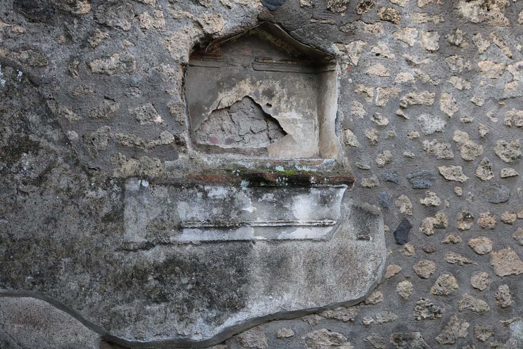 I.12.12 Pompeii. December 2018. Niche in west wall towards south end. Photo courtesy of Aude Durand.