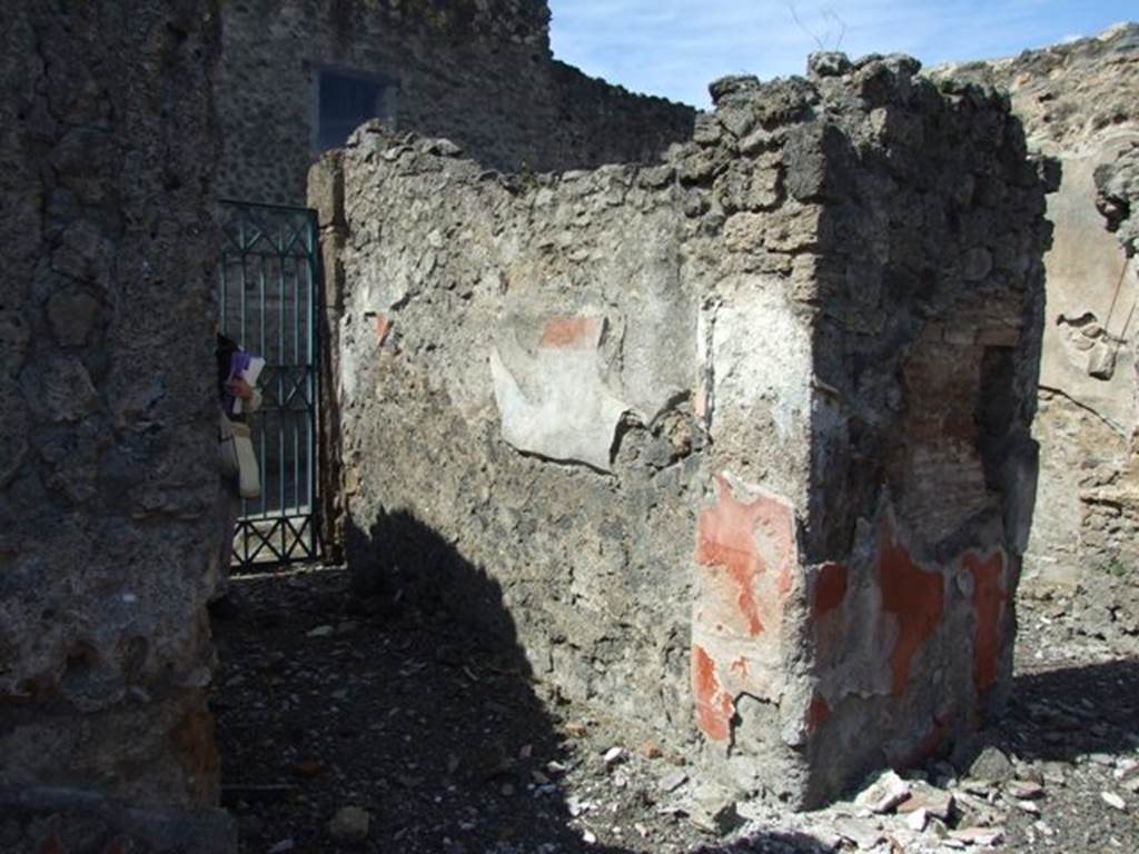 I.12.16 Pompeii.  March 2009.  North wall of fauces entrance corridor.