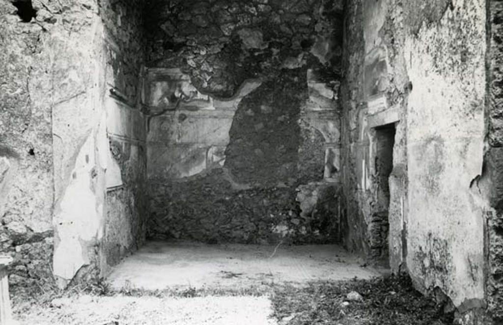 I.13.2 Pompeii. 1974. Domus of Sutoria Primigenia, left ala, overall view looking east.  
Photo courtesy of Anne Laidlaw.
American Academy in Rome, Photographic Archive. Laidlaw collection _P_74_1_6.
