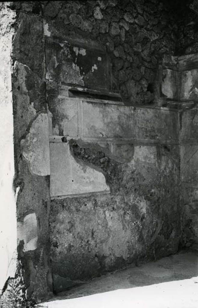 I.13.2 Pompeii. 1974. Domus of Sutoria Primigenia, left ala, left N wall.  Photo courtesy of Anne Laidlaw.
American Academy in Rome, Photographic Archive. Laidlaw collection _P_74_3_1.
