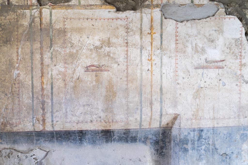I.13.2 Pompeii. March 2023. Detail from east wall of triclinium. Photo courtesy of Johannes Eber.