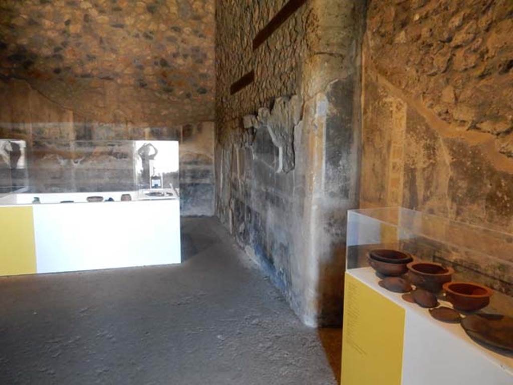 I.14.12, Pompeii. May 2018. Room 13, looking east along the south wall. Photo courtesy of Buzz Ferebee