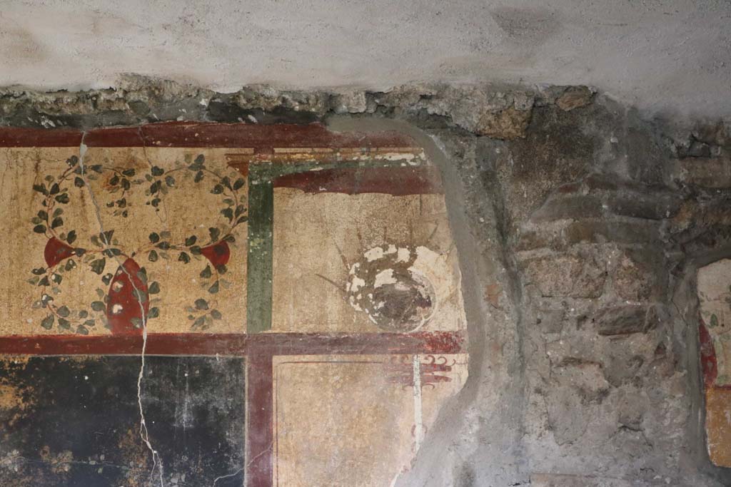 I.14.12, Pompeii. December 2018. Room 3, detail from upper centre of south wall. Photo courtesy of Aude Durand.