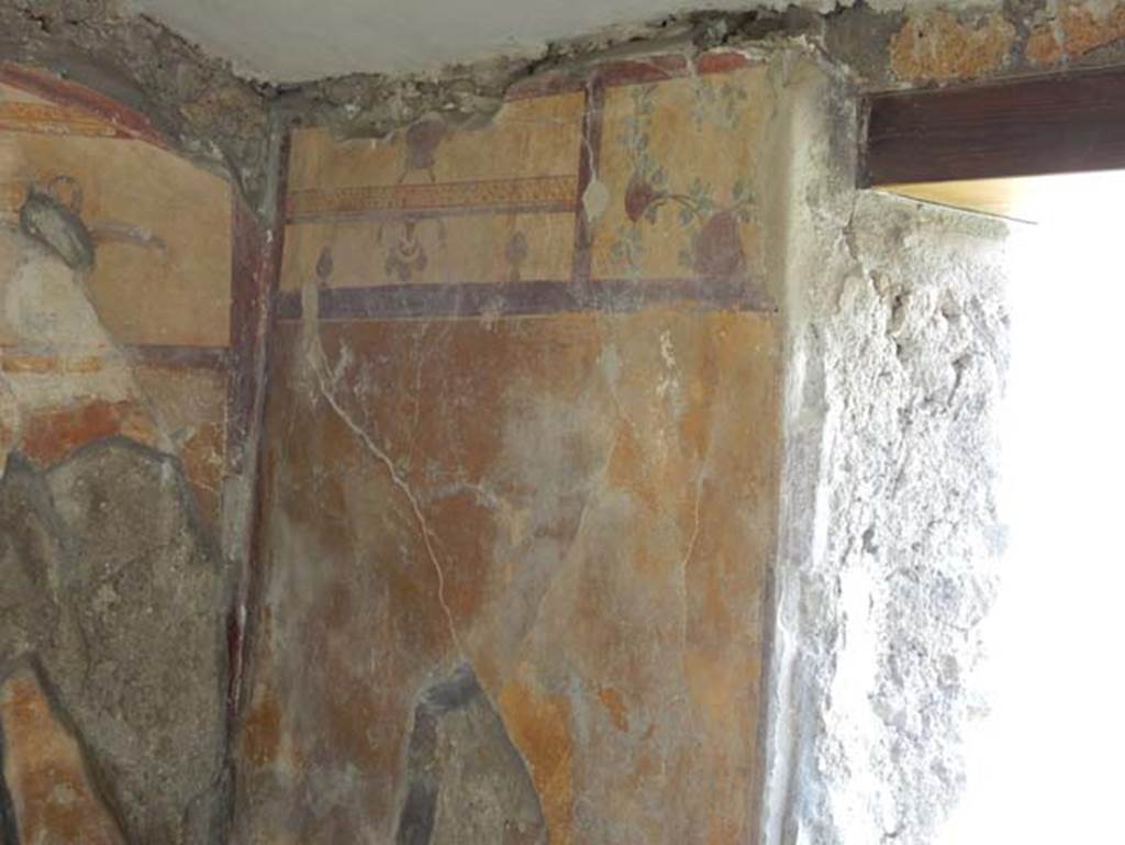 I.14.12, Pompeii. May 2018. Room 3, north-west corner and north wall to west of window.
Photo courtesy of Buzz Ferebee.
