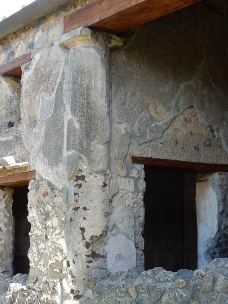 I.14.12, Pompeii. May 2018. Detail of column embedded into the construction of room 2. Photo courtesy of Buzz Ferebee
