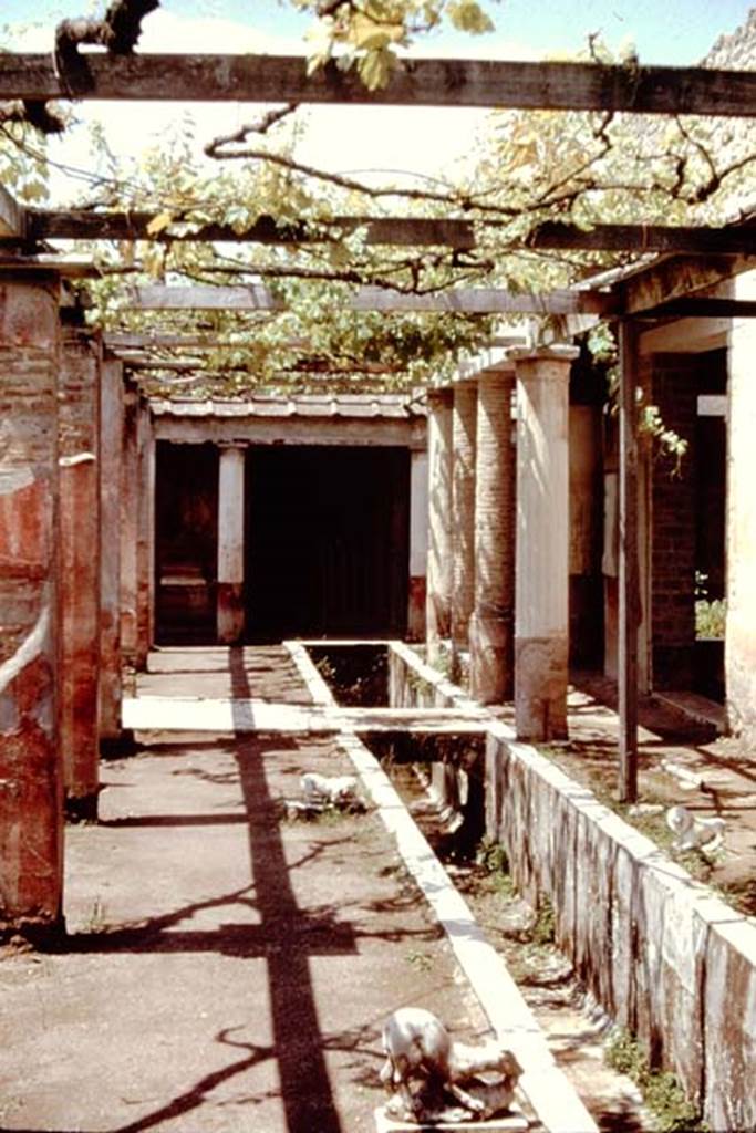 II.2.2 Pompeii. 1961. Room "i", looking west along upper euripus. Photo by Stanley A. Jashemski.
Source: The Wilhelmina and Stanley A. Jashemski archive in the University of Maryland Library, Special Collections (See collection page) and made available under the Creative Commons Attribution-Non Commercial License v.4. See Licence and use details.
J61f0406
