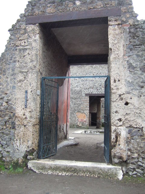II.3.3 Pompeii.  December 2004.  Entrance. 