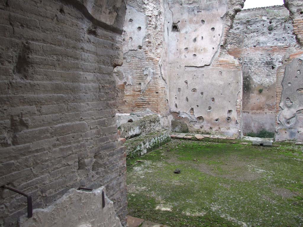 II.4.6 Pompeii. December 2006. North end of caldarium, looking east towards tepidarium.