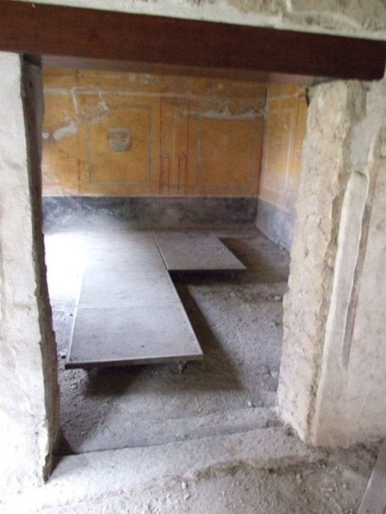 II.9.4 Pompeii. December 2007. Doorway to room 6, room on south side of room 5.