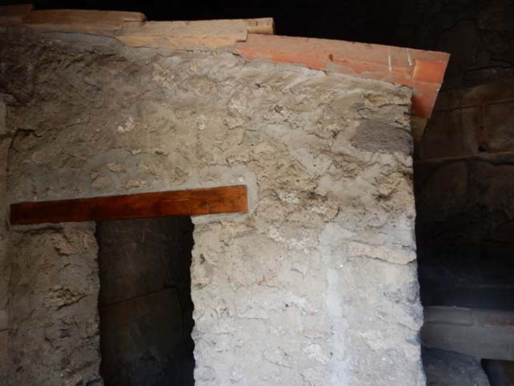 II.9.4, Pompeii. May 2018. Doorway to small room, latrine, in separate room. Photo courtesy of Buzz Ferebee. 

