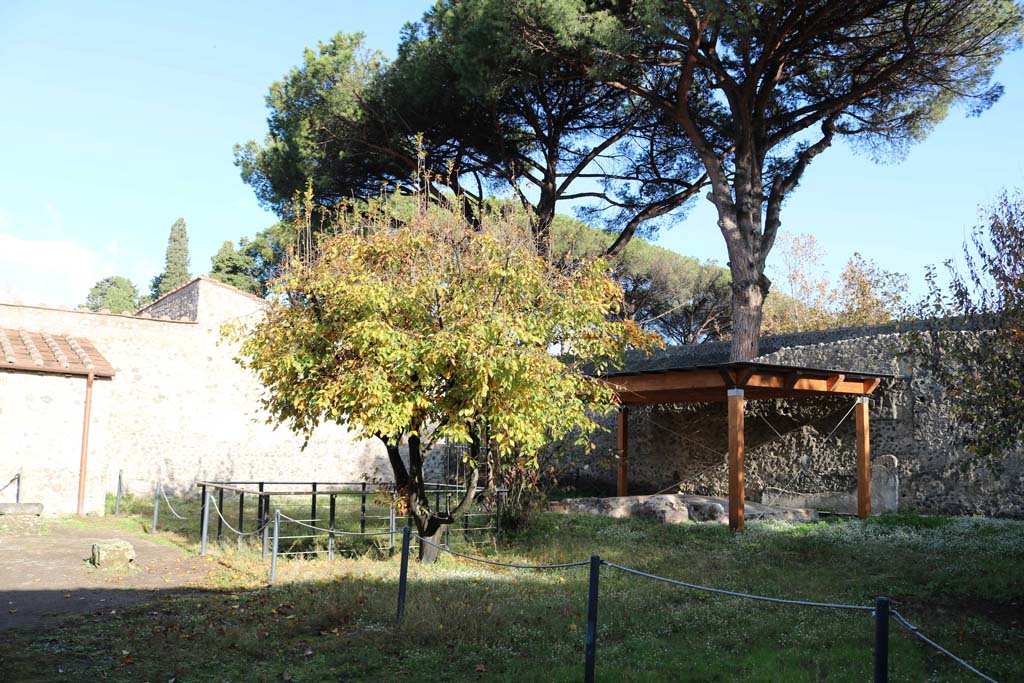 II.9.4 Pompeii. December 2018. Looking north-east across garden area 9, towards pool and triclinium. Photo courtesy of Aude Durand.