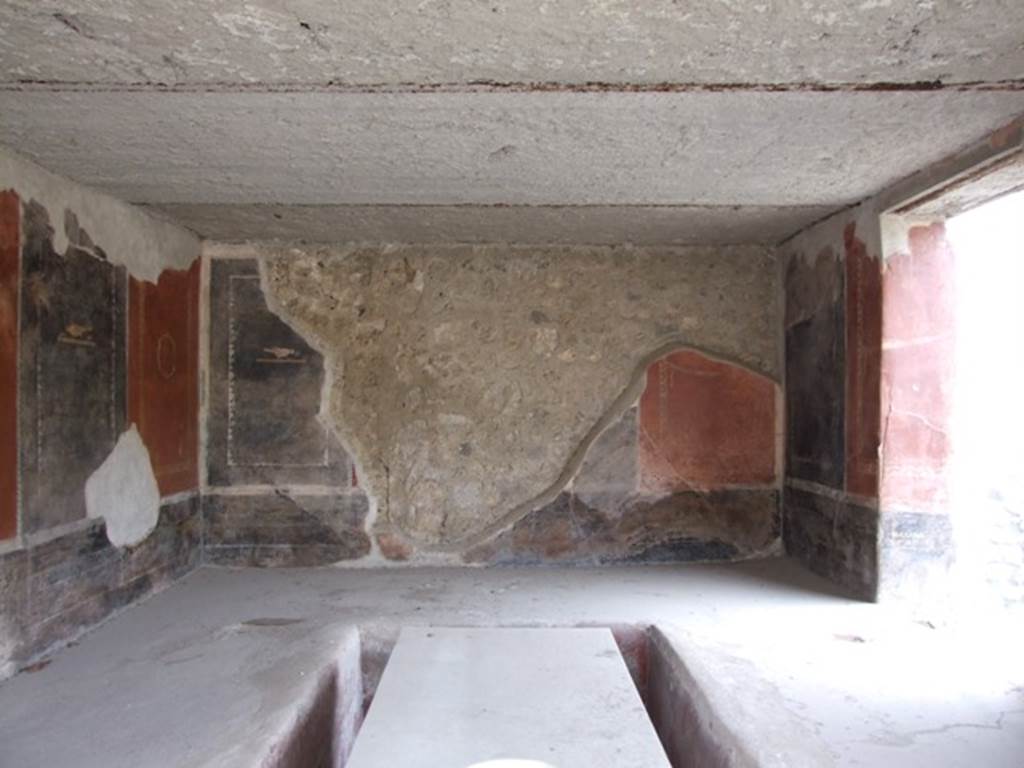 III.4.3  Pompeii.  March 2009.  Room 3.  Triclinium.  West wall.