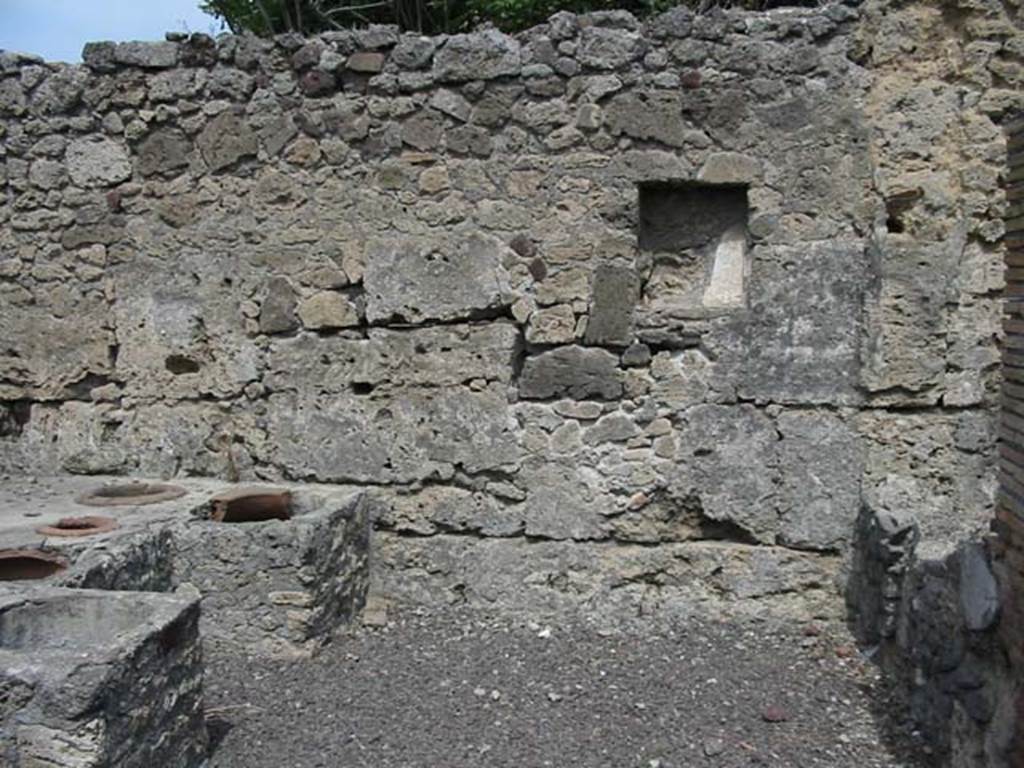 V.I.13 Pompeii. December 2018. 
Niche or recess in north wall of bar-room. Photo courtesy of Aude Durand.
