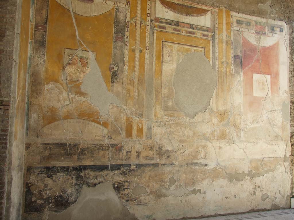V.1.26 Pompeii. March 2009. Room “i”, south wall of tablinum.