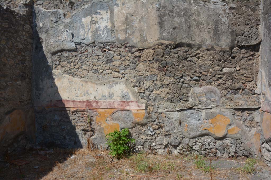 V.2.10 Pompeii. September 2019. Room 12, north wall with remaining decoration.
Foto Annette Haug, ERC Grant 681269 DÉCOR.
