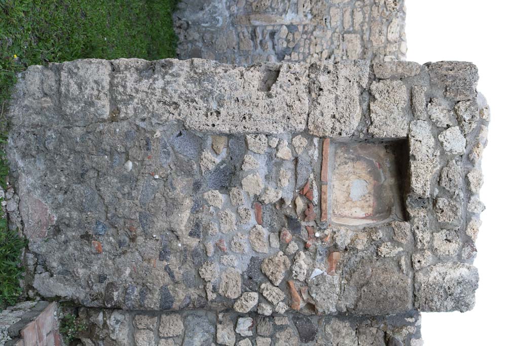 V.2.14 Pompeii.  March 2009.  Rear room.